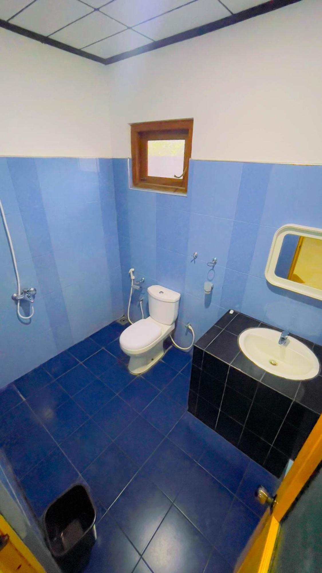 White Eagle Hotel Сигирия Экстерьер фото