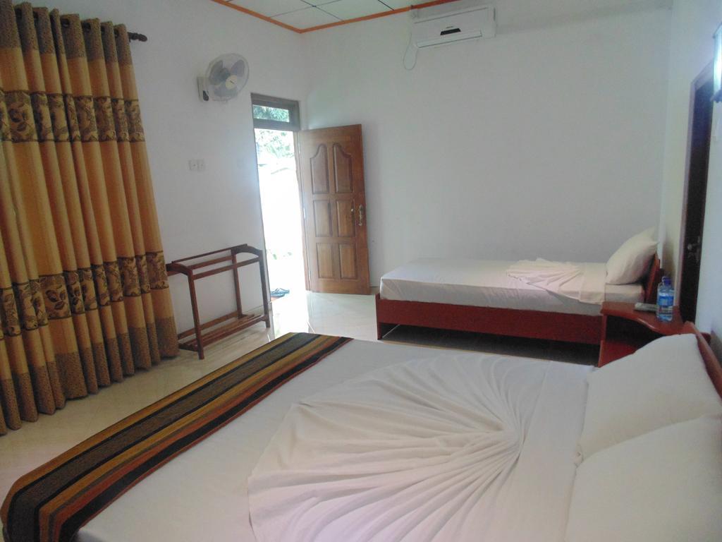 White Eagle Hotel Сигирия Номер фото