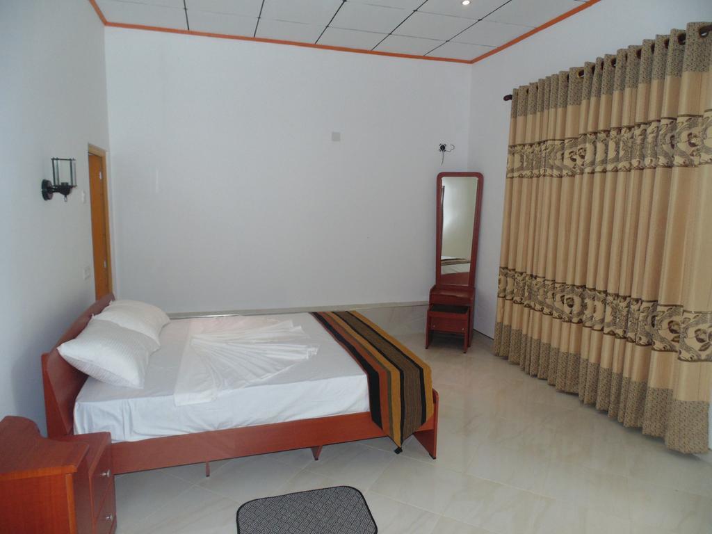 White Eagle Hotel Сигирия Номер фото